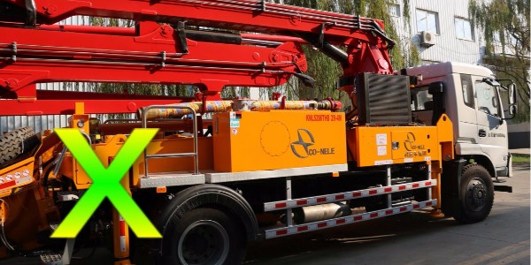 小型混凝土泵車為什么會(huì)產(chǎn)生側(cè)翻，應(yīng)當(dāng)及早預(yù)防——科尼樂