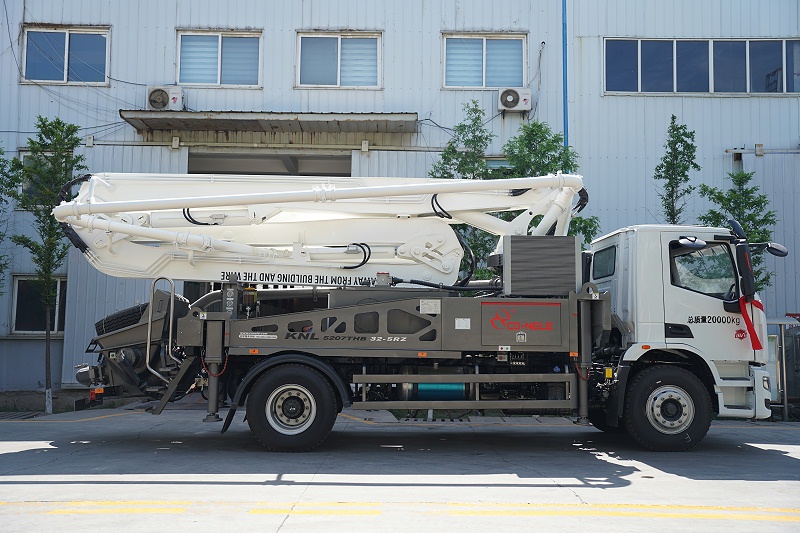 科尼樂32米泵車