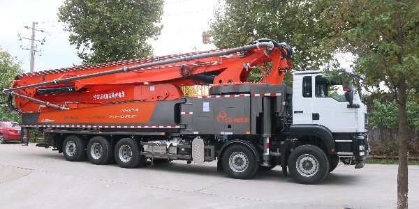 當混凝土泵車操作不當時的危害有哪些？