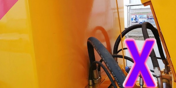 隧道作業與露天作業施工場地下，混凝土泵應當如何確定位置？