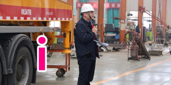 混凝土泵在更換油嘴或總成時(shí)應(yīng)當(dāng)做好哪些部位的清潔工作？