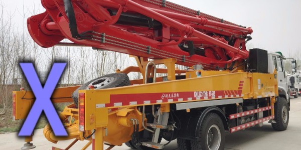 小型泵車—澆注時(shí)，所泵送的骨料出現(xiàn)空隙該咋辦？