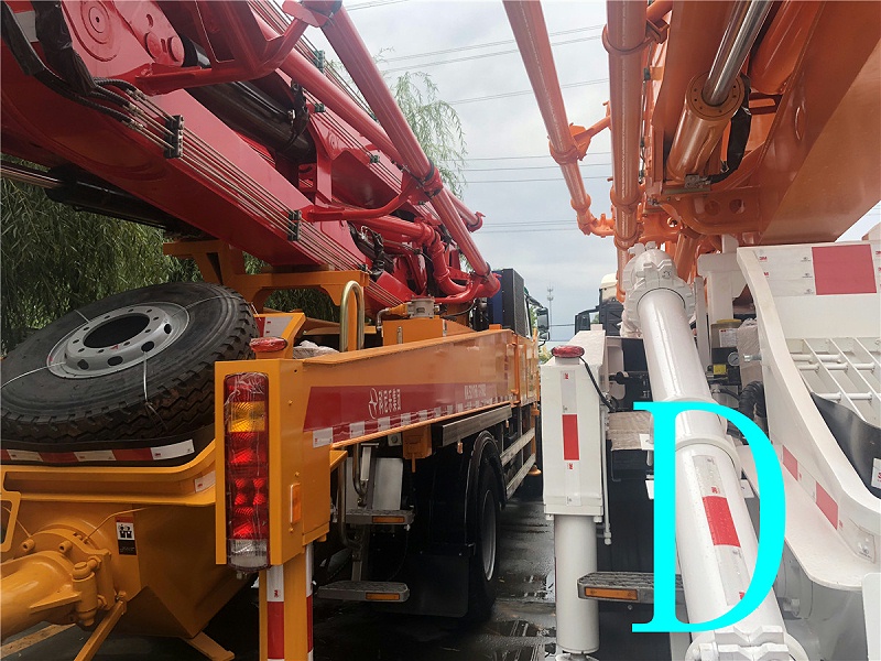 青島小型混凝土泵車(chē)價(jià)格 (2)