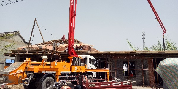 混凝土泵車冬季施工為什么要用熱水通泵呢？