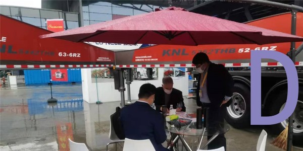 混凝土泵車在使用操作時(shí)，在以下五個(gè)部位和環(huán)節(jié)容易造成事故