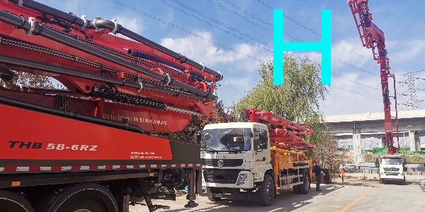 你知道水泥泵車是怎么將水泥泵送上去的嗎？